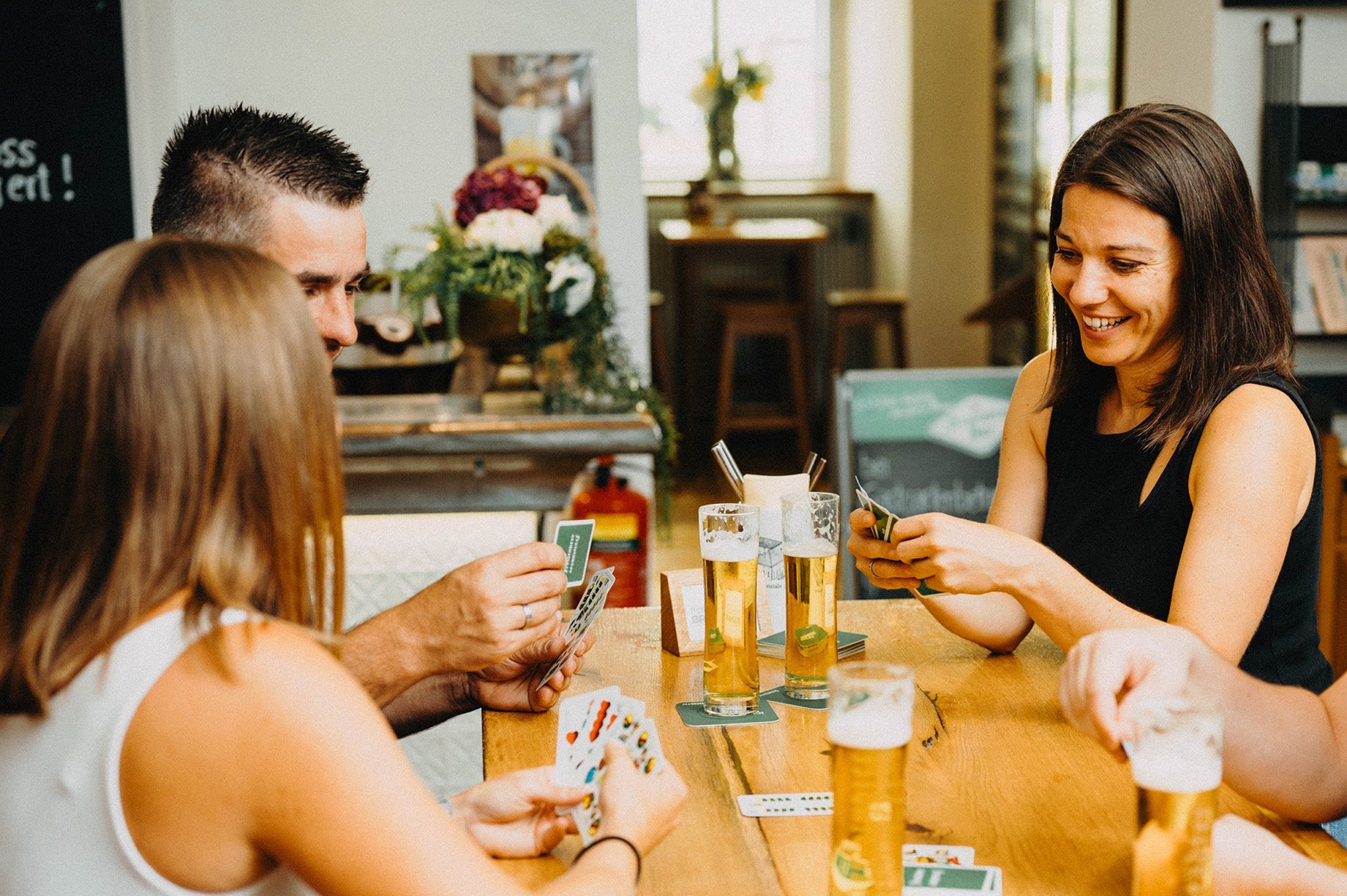 Kartenspiele im Freistädter Bier Shop