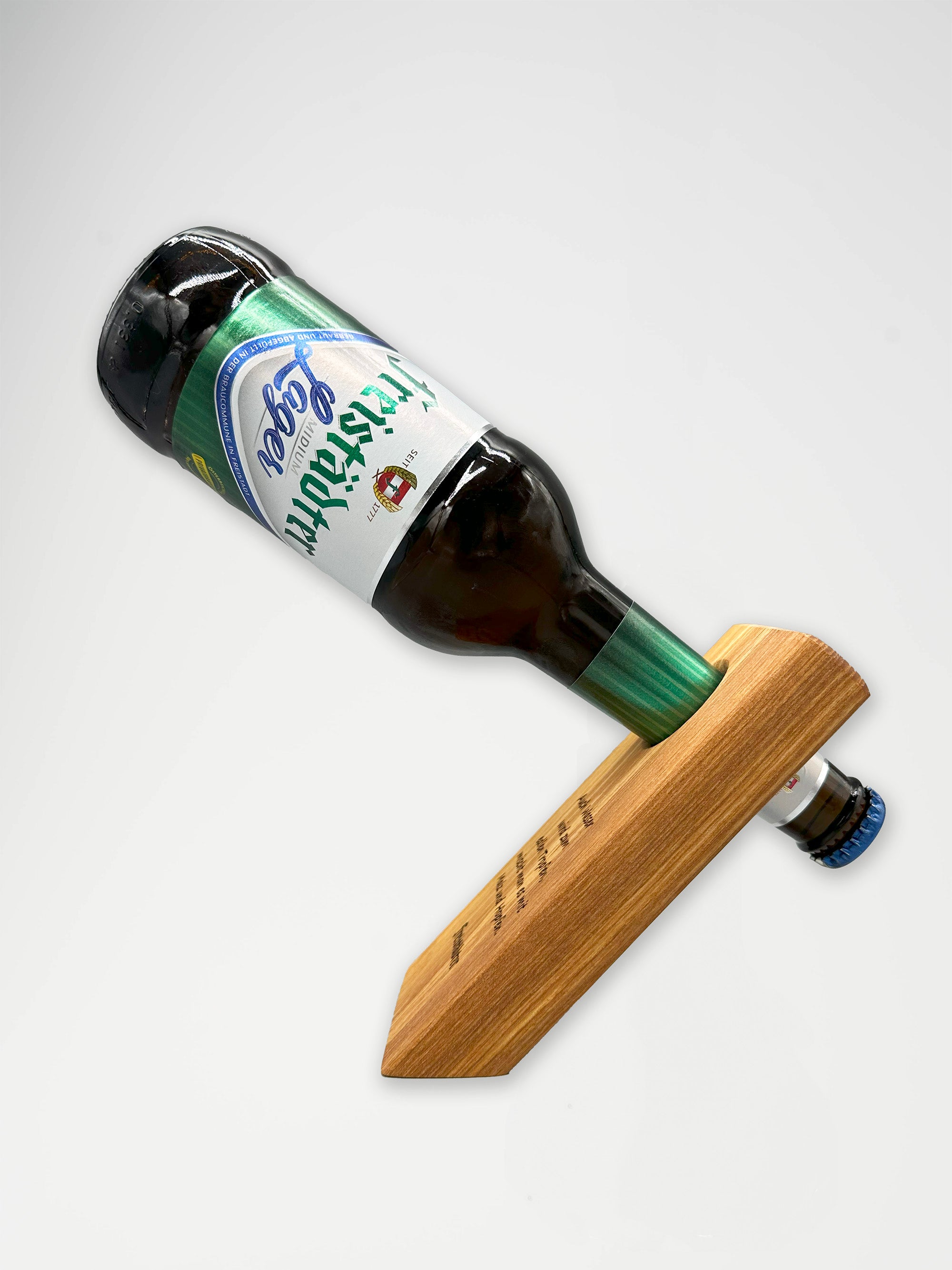 Freistädter Bier Schwebende Bierflasche Holz